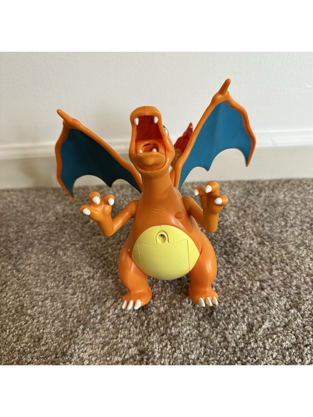 2022 Charizard Pokémon Nintendo Battle Feature Game Freak Toy Figure Works